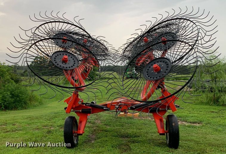 image for item LH9758 Kuhn SR112 GII  hay rake