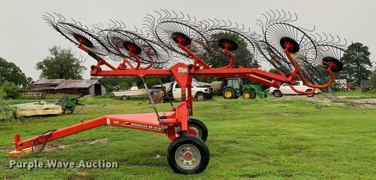 image for item LH9758 Kuhn SR112 GII  hay rake