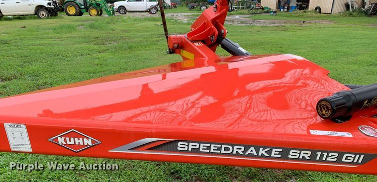 image for item LH9758 Kuhn SR112 GII  hay rake