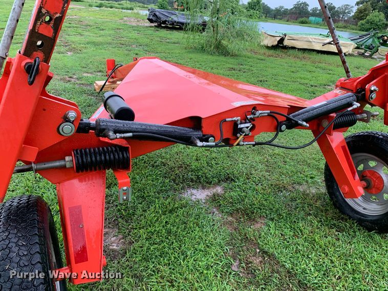 image for item LH9758 Kuhn SR112 GII  hay rake