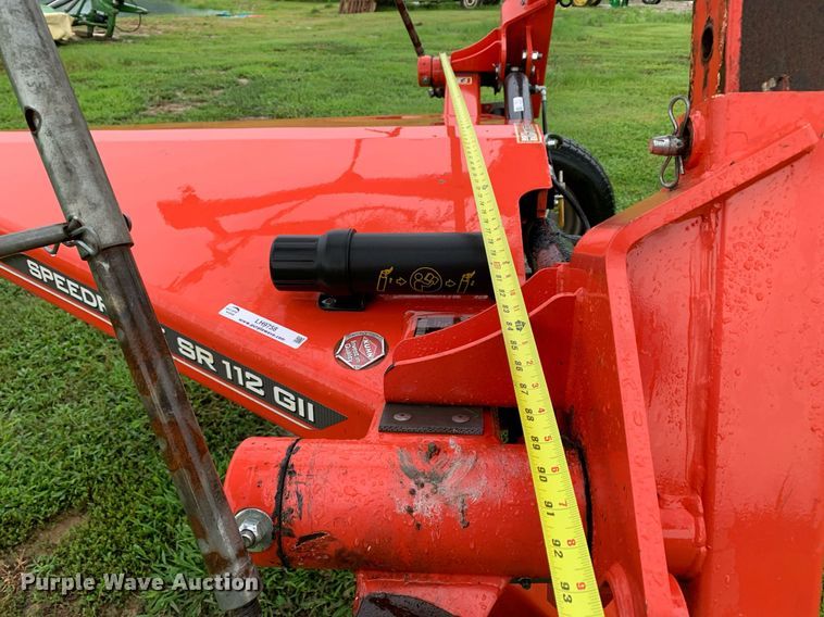 image for item LH9758 Kuhn SR112 GII  hay rake