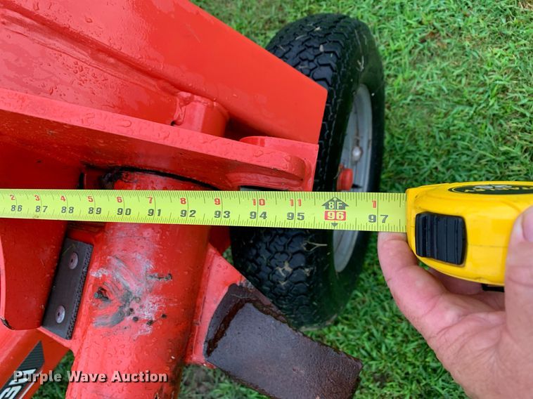 image for item LH9758 Kuhn SR112 GII  hay rake