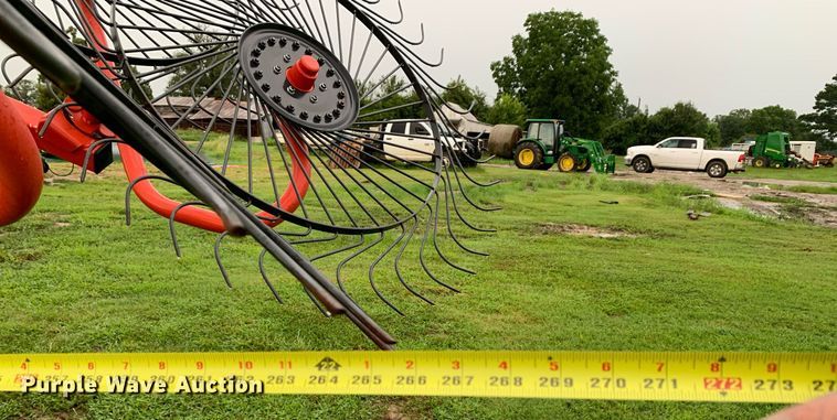 image for item LH9758 Kuhn SR112 GII  hay rake