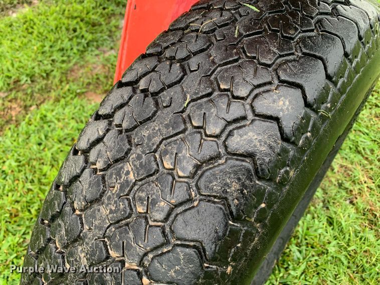 image for item LH9758 Kuhn SR112 GII  hay rake