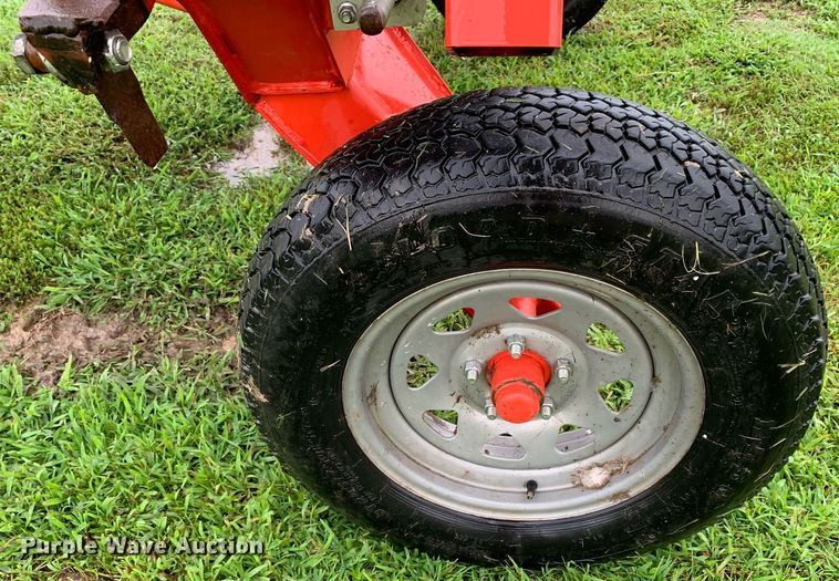 image for item LH9758 Kuhn SR112 GII  hay rake