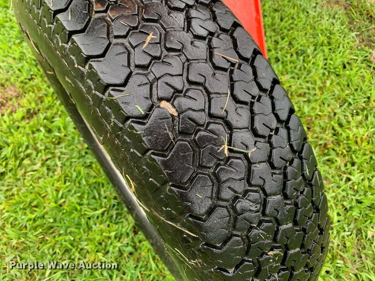 image for item LH9758 Kuhn SR112 GII  hay rake