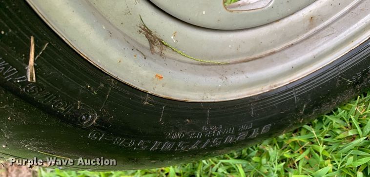 image for item LH9758 Kuhn SR112 GII  hay rake