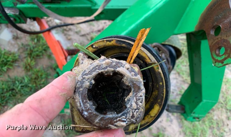 image for item LH9761 John Deere 275  disc mower