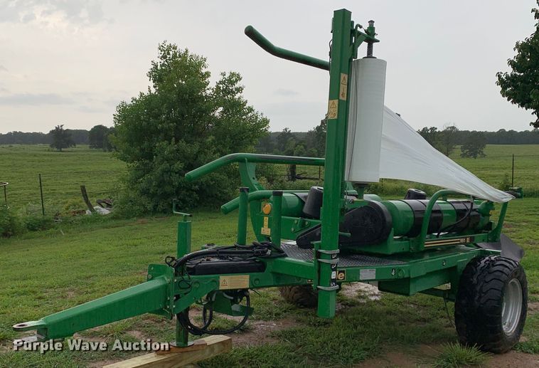 image for item LH9762 2016 McHale 991 BE  bale wrapper