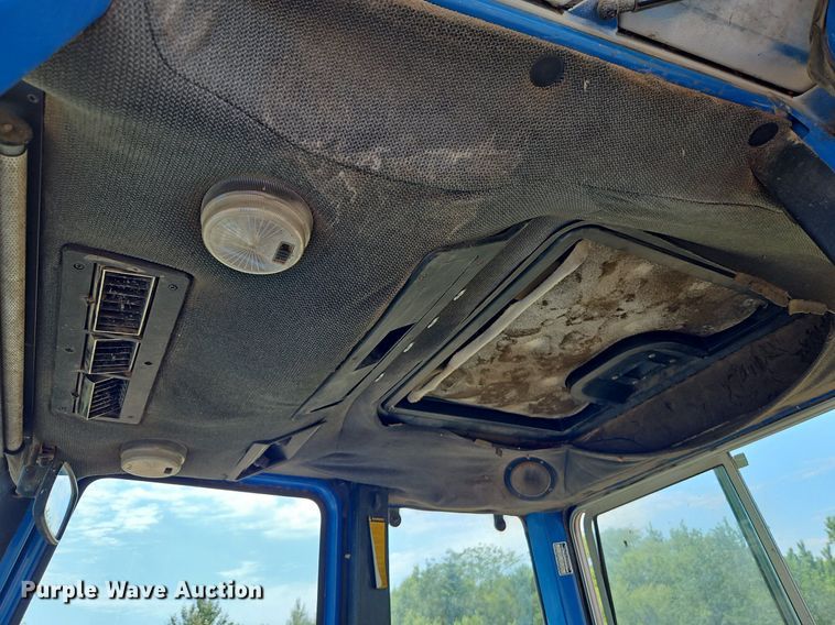 image for item LM9079 1990 Ford 8730  MFWD tractor