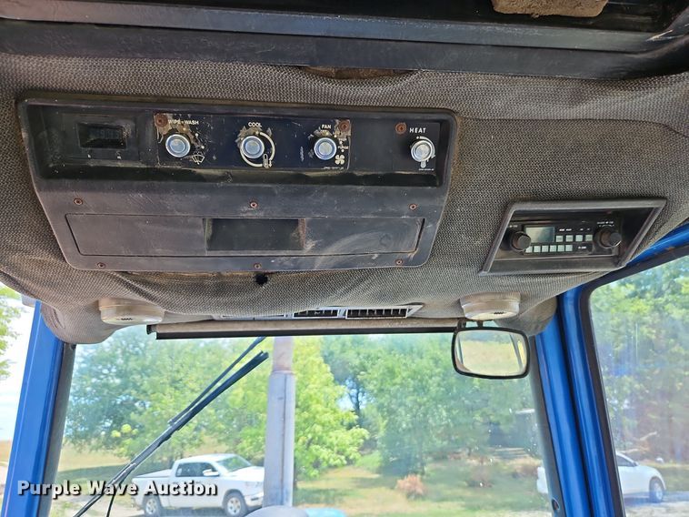 image for item LM9079 1990 Ford 8730  MFWD tractor