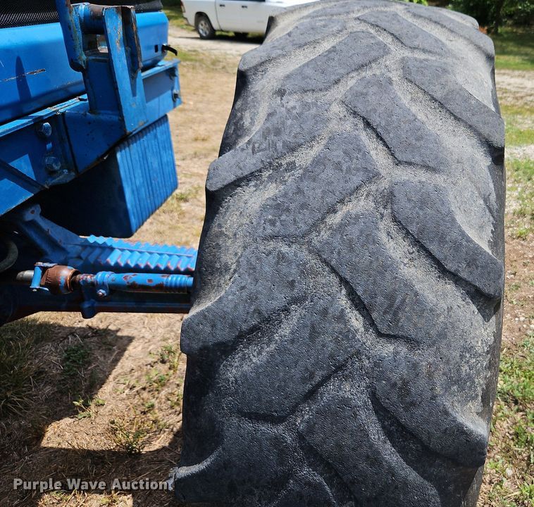 image for item LM9079 1990 Ford 8730  MFWD tractor
