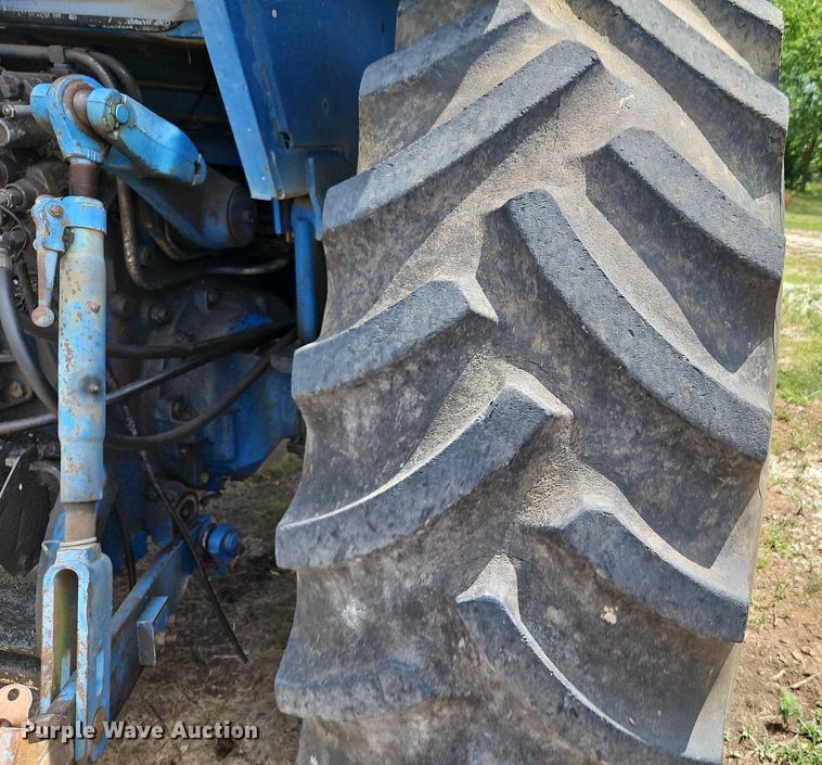 image for item LM9079 1990 Ford 8730  MFWD tractor