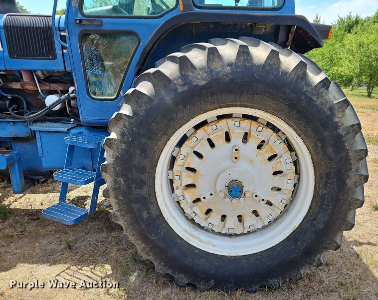 image for item LM9079 1990 Ford 8730  MFWD tractor