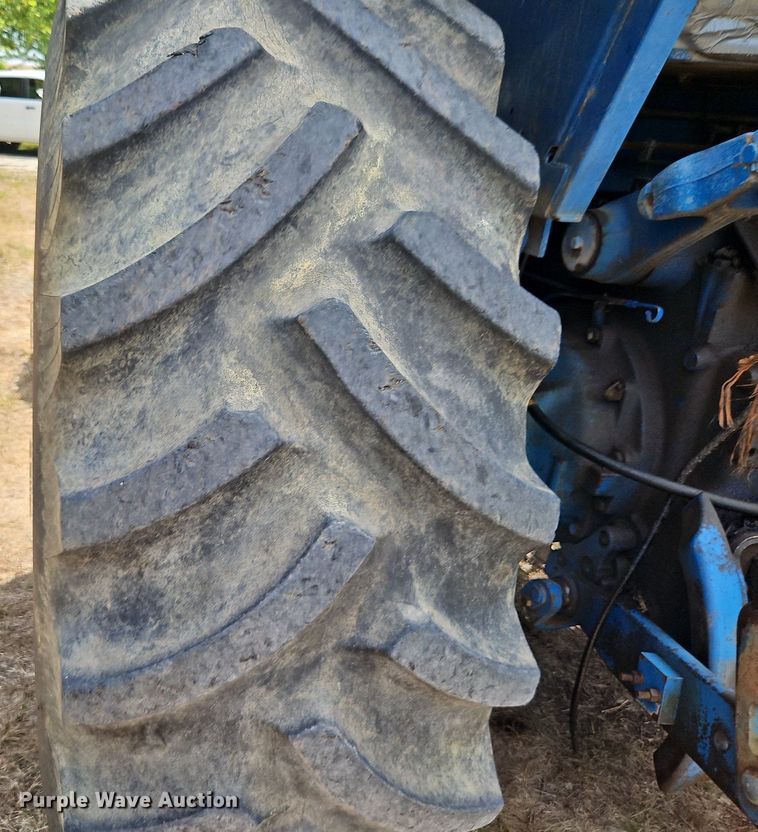 image for item LM9079 1990 Ford 8730  MFWD tractor
