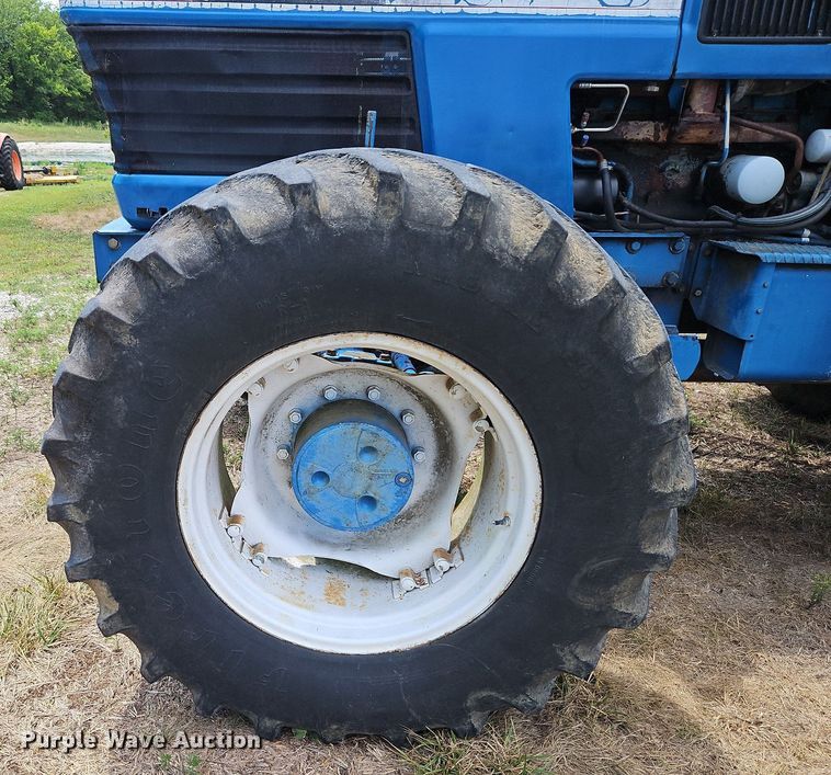 image for item LM9079 1990 Ford 8730  MFWD tractor