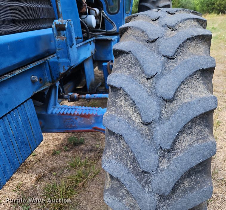 image for item LM9079 1990 Ford 8730  MFWD tractor