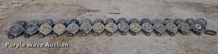 image for item LM9080 John Deere  (31) radial soybean meters