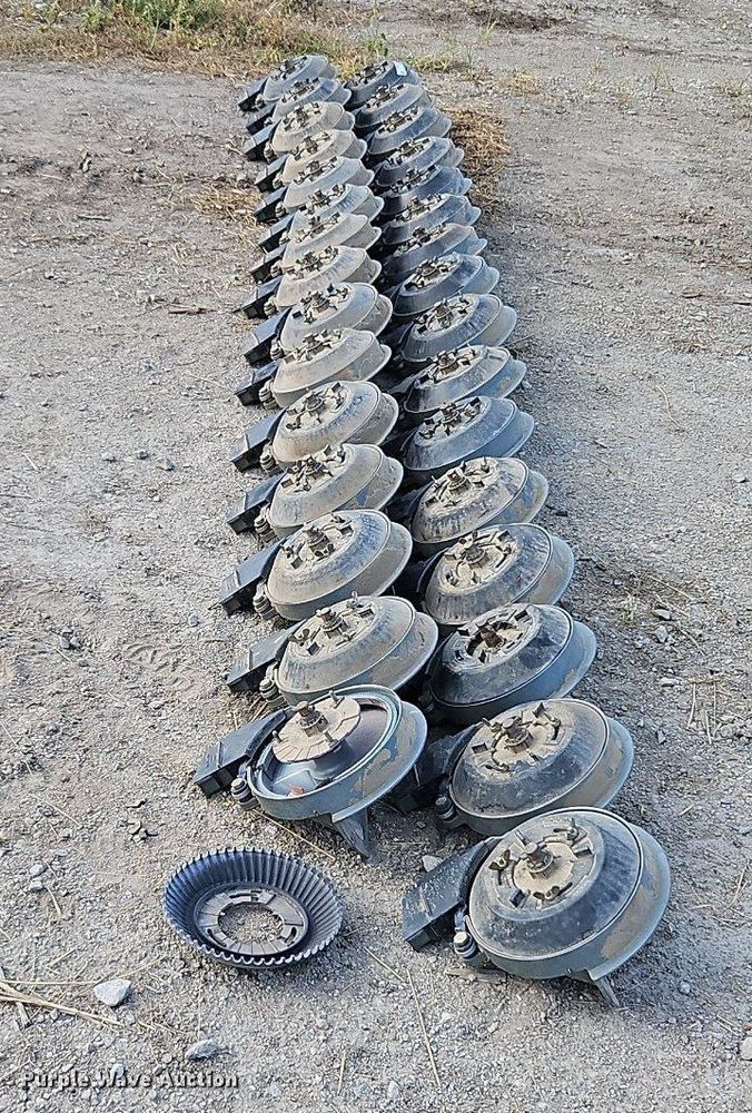 image for item LM9080 John Deere  (31) radial soybean meters