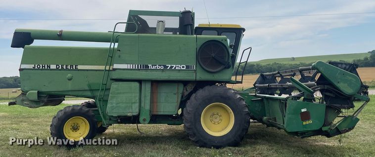 image for item LS9321 1980 John Deere 7720 Turbo  combine