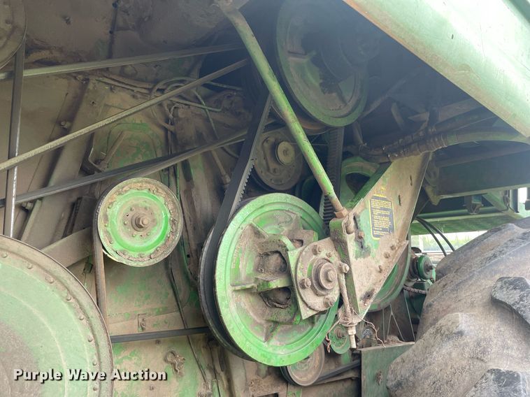 image for item LS9321 1980 John Deere 7720 Turbo  combine