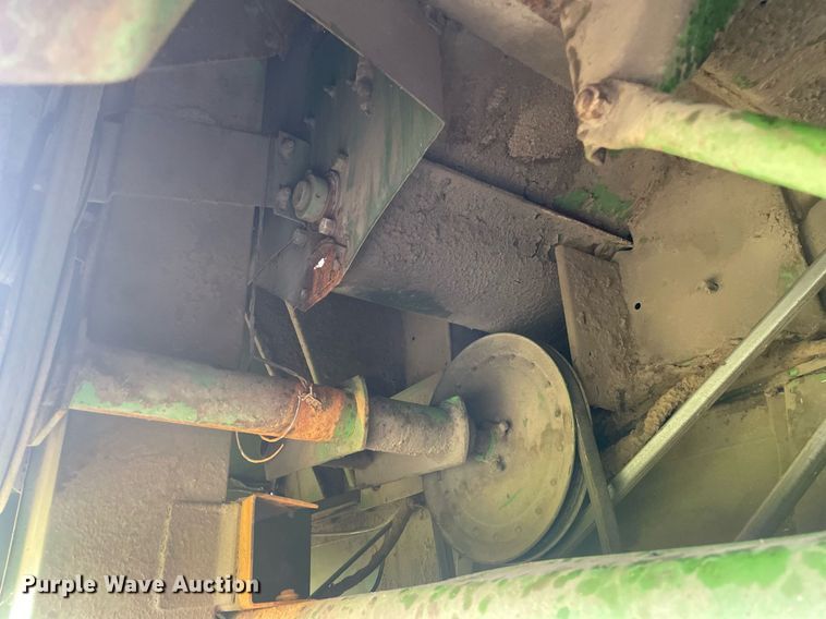 image for item LS9321 1980 John Deere 7720 Turbo  combine