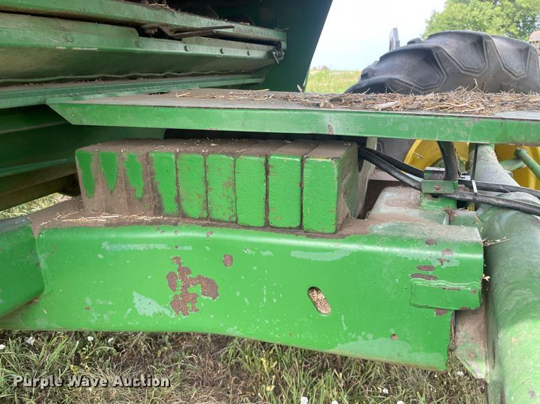 image for item LS9321 1980 John Deere 7720 Turbo  combine