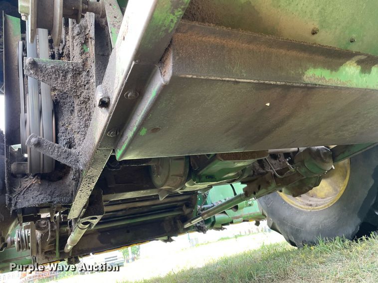 image for item LS9321 1980 John Deere 7720 Turbo  combine