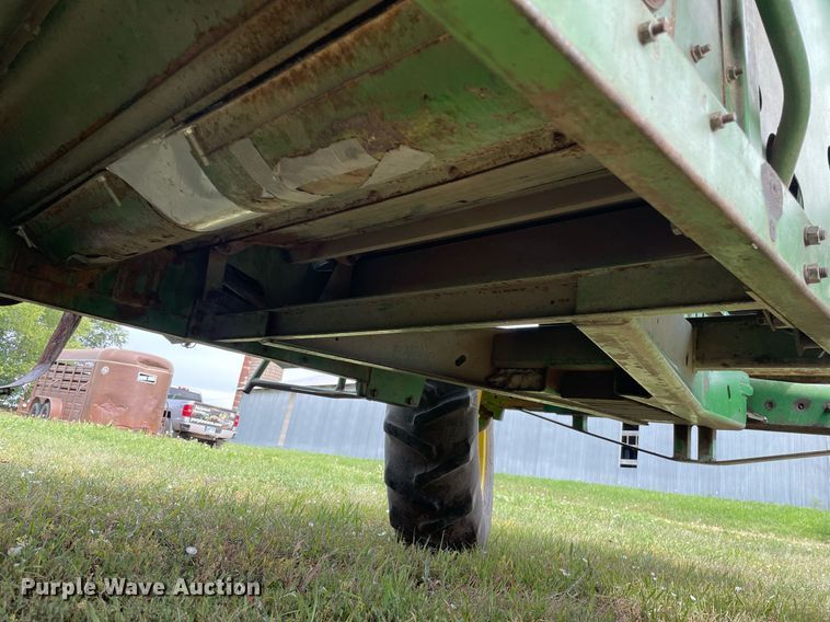 image for item LS9321 1980 John Deere 7720 Turbo  combine