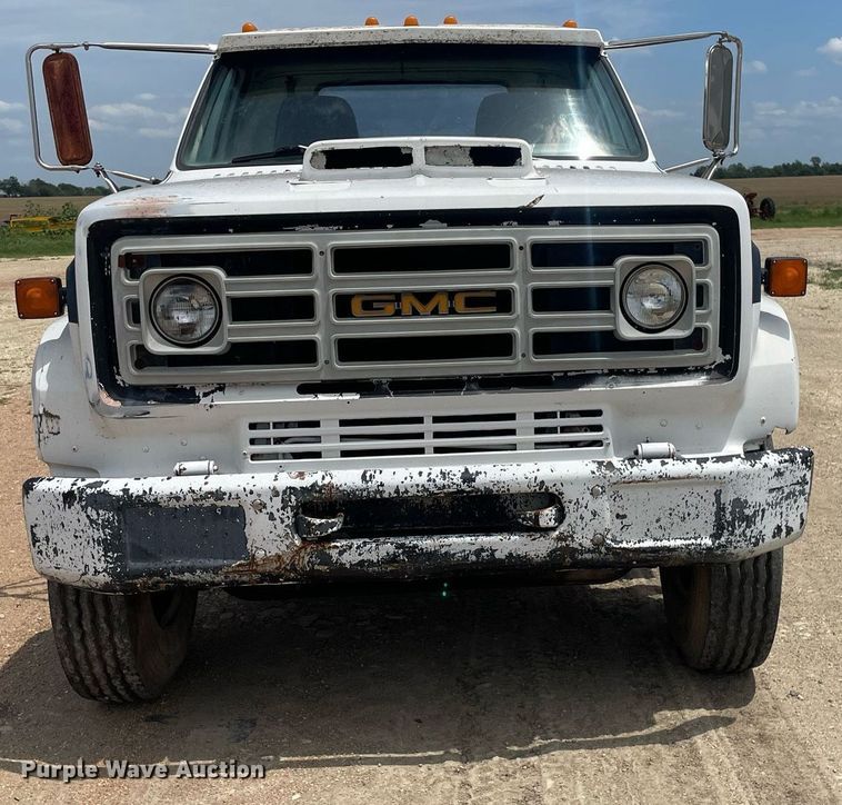 image for item LS9346 1982 GMC Sierra 7500  dump flatbed truck