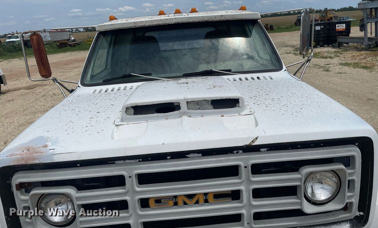 image for item LS9346 1982 GMC Sierra 7500  dump flatbed truck