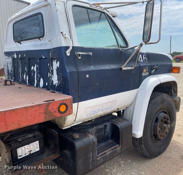 image for item LS9346 1982 GMC Sierra 7500  dump flatbed truck