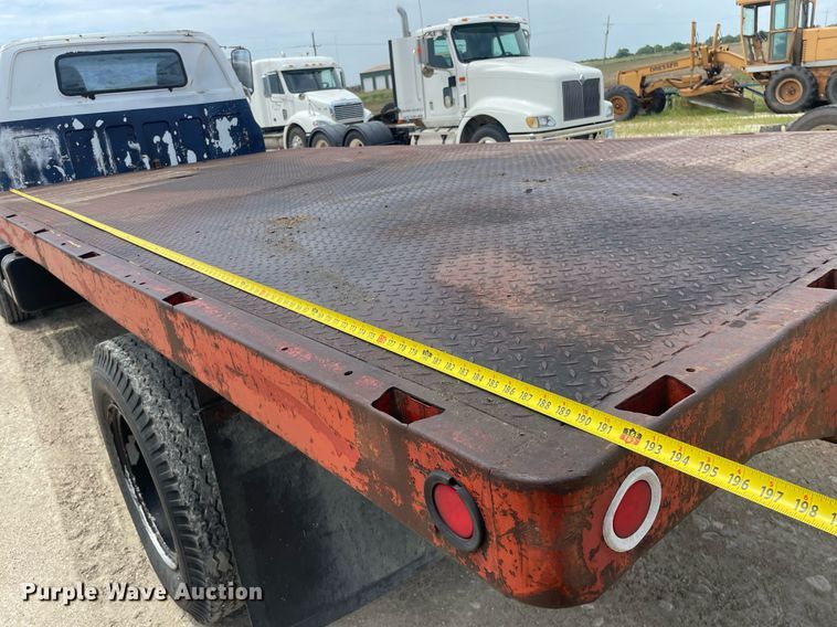 image for item LS9346 1982 GMC Sierra 7500  dump flatbed truck