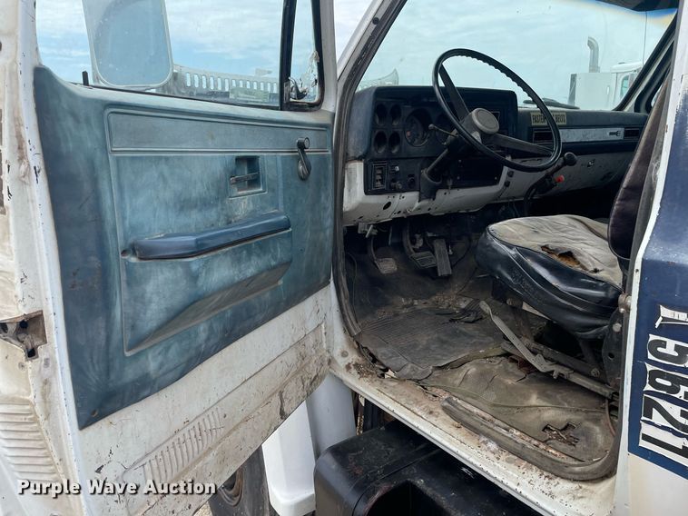 image for item LS9346 1982 GMC Sierra 7500  dump flatbed truck