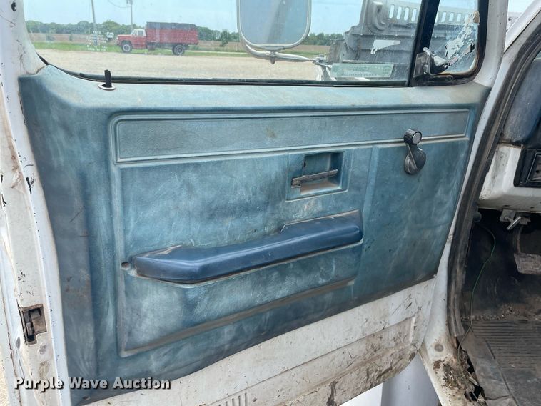 image for item LS9346 1982 GMC Sierra 7500  dump flatbed truck