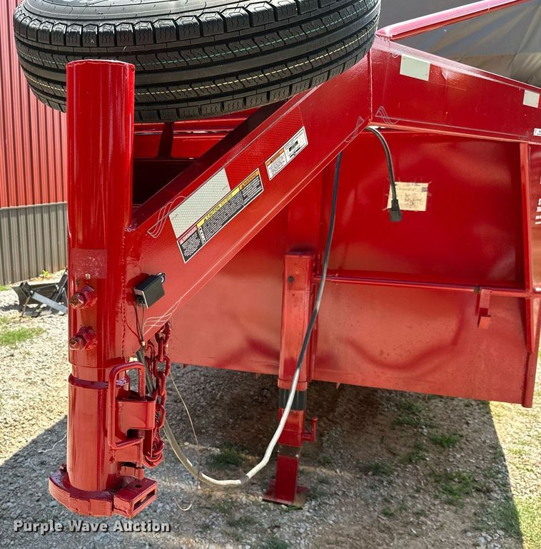 image for item MB9678 2018 W-W  livestock trailer