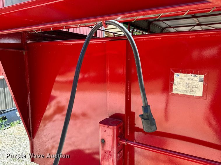 image for item MB9678 2018 W-W  livestock trailer