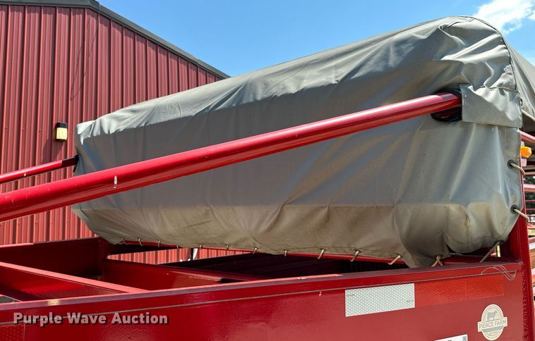 image for item MB9678 2018 W-W  livestock trailer