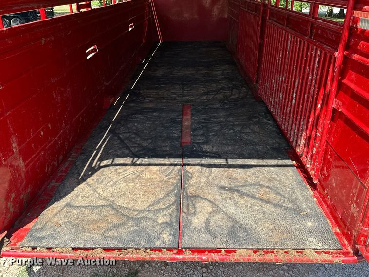 image for item MB9678 2018 W-W  livestock trailer