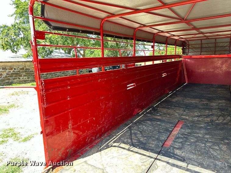 image for item MB9678 2018 W-W  livestock trailer