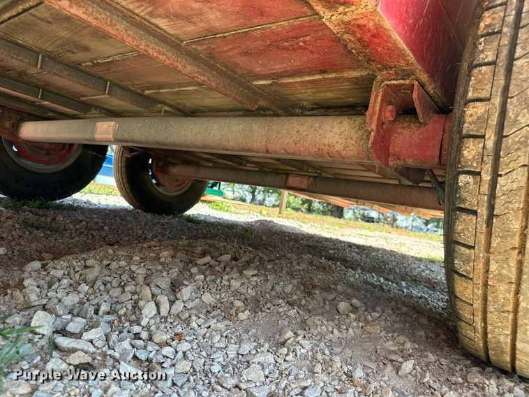 image for item MB9678 2018 W-W  livestock trailer