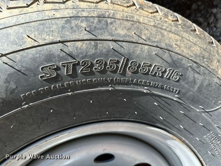 image for item MB9678 2018 W-W  livestock trailer