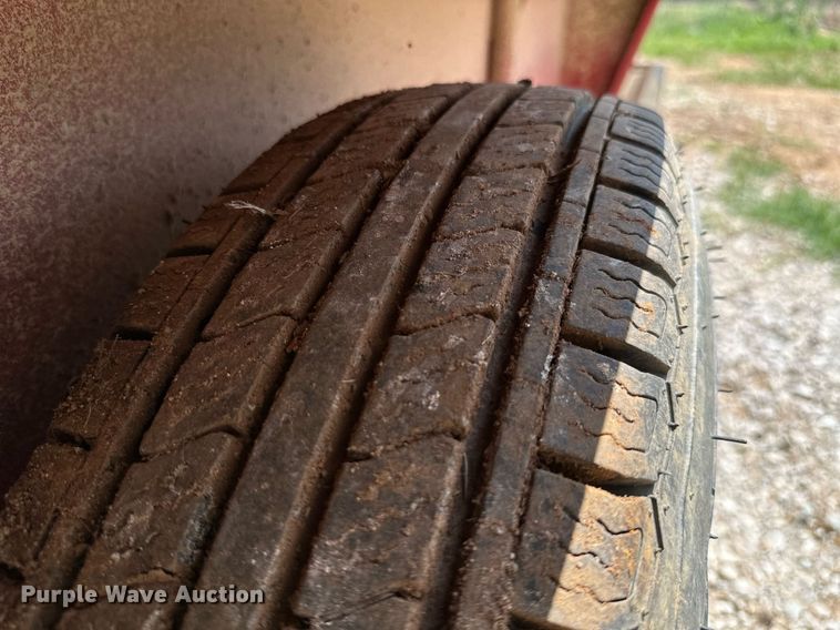 image for item MB9678 2018 W-W  livestock trailer