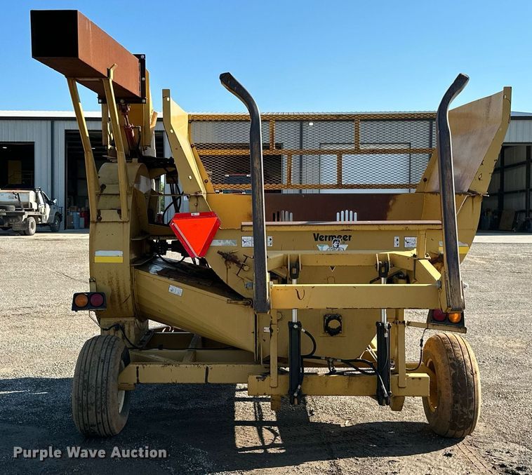 image for item MB9701 1999 Vermeer Top Gun  bale processor