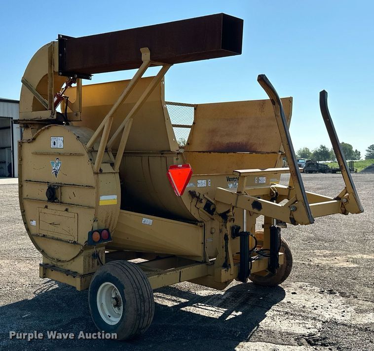 image for item MB9701 1999 Vermeer Top Gun  bale processor