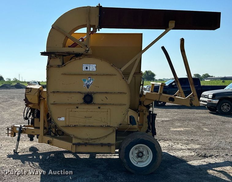 image for item MB9701 1999 Vermeer Top Gun  bale processor