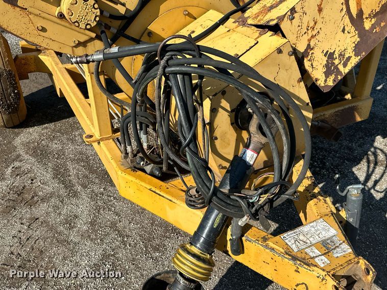 image for item MB9701 1999 Vermeer Top Gun  bale processor