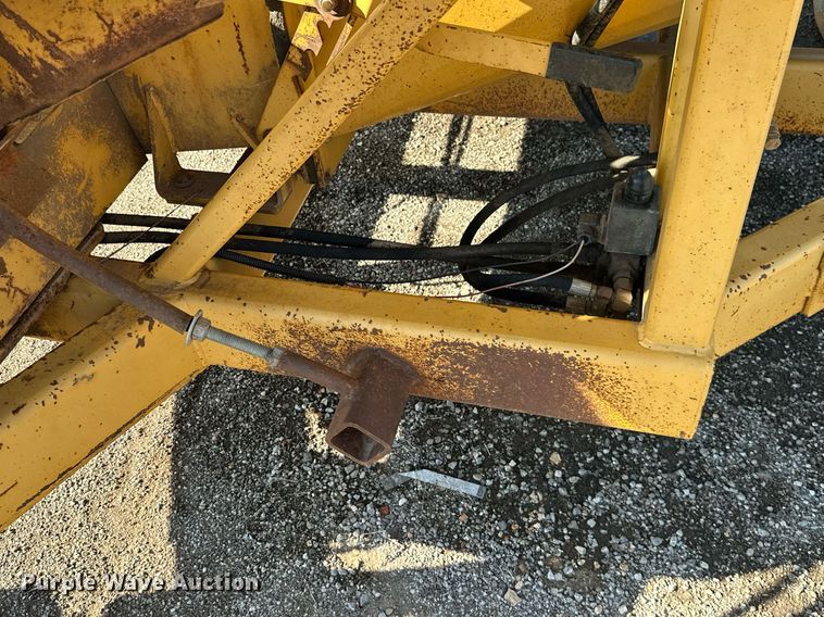 image for item MB9701 1999 Vermeer Top Gun  bale processor