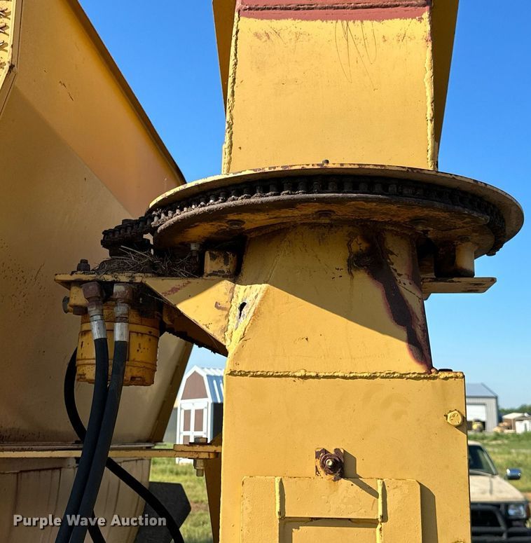 image for item MB9701 1999 Vermeer Top Gun  bale processor