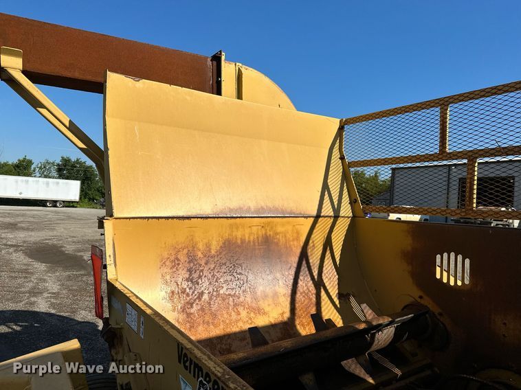 image for item MB9701 1999 Vermeer Top Gun  bale processor